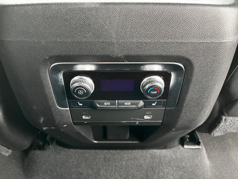used 2021 GMC Yukon car, priced at $40,226