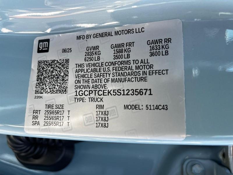 new 2025 Chevrolet Colorado car