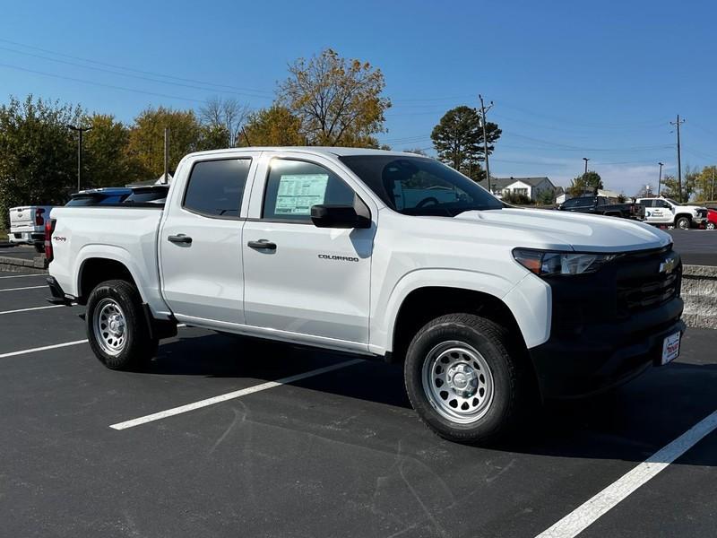 new 2024 Chevrolet Colorado car, priced at $33,499