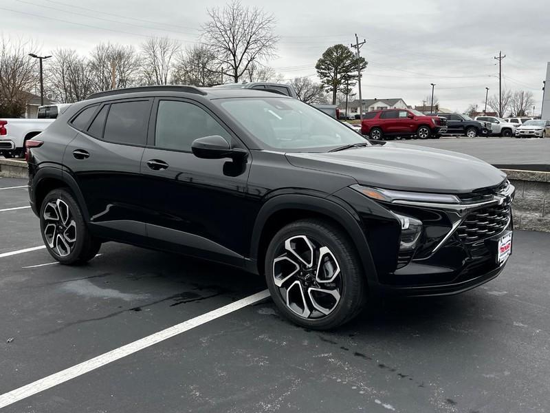 new 2025 Chevrolet Trax car, priced at $25,565