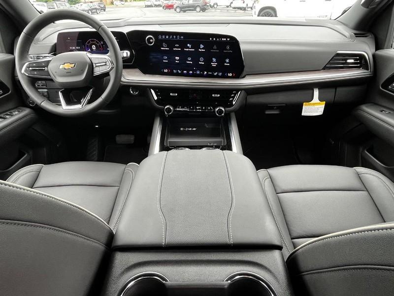 new 2025 Chevrolet Suburban car, priced at $79,070