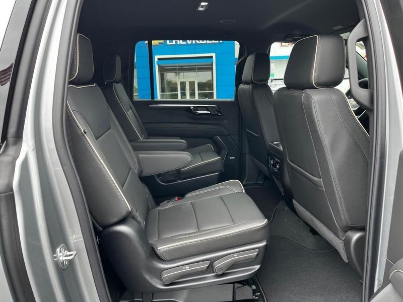 new 2025 Chevrolet Suburban car, priced at $79,070
