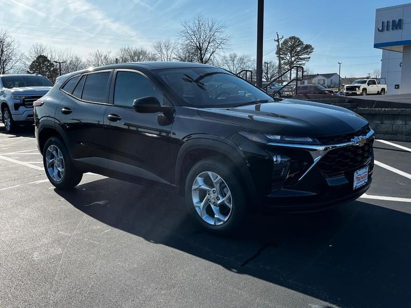 new 2025 Chevrolet Trax car, priced at $22,585