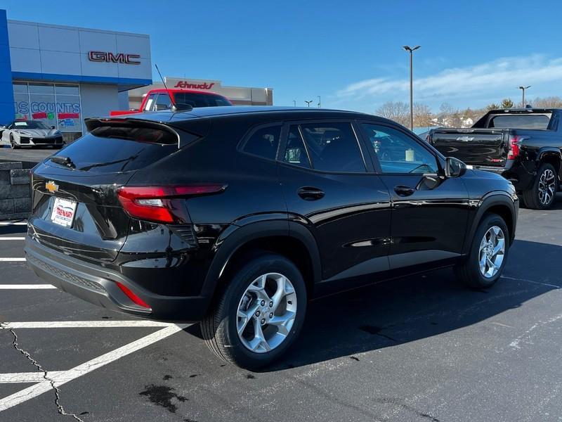 new 2025 Chevrolet Trax car, priced at $22,585