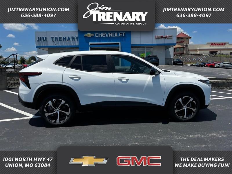 new 2025 Chevrolet Trax car