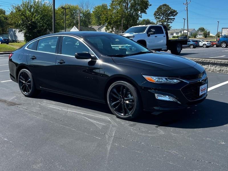 new 2025 Chevrolet Malibu car, priced at $32,421