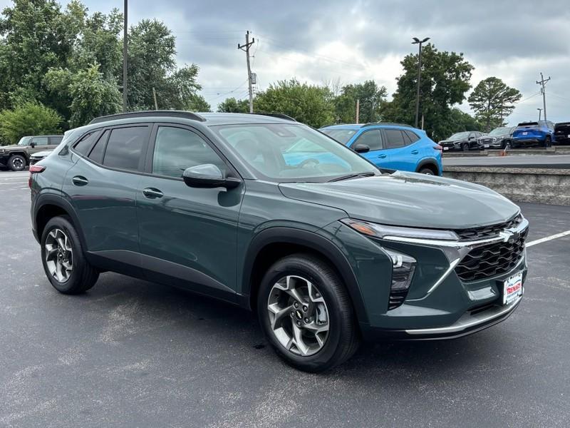 new 2025 Chevrolet Trax car, priced at $24,845