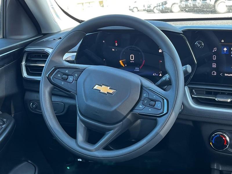 new 2025 Chevrolet TrailBlazer car, priced at $25,680