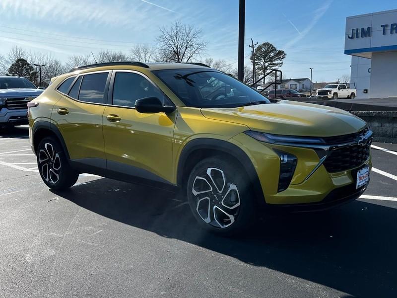 new 2025 Chevrolet Trax car, priced at $26,755