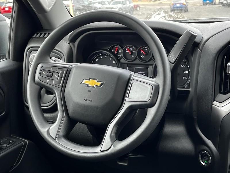 new 2025 Chevrolet Silverado 1500 car, priced at $39,067