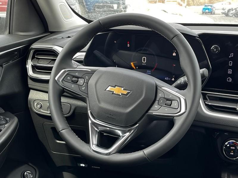 new 2025 Chevrolet TrailBlazer car, priced at $28,430