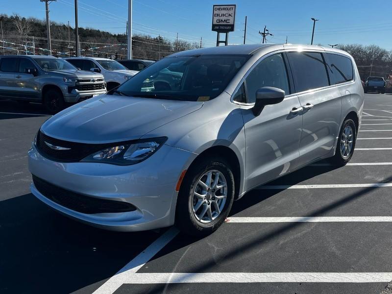 used 2022 Chrysler Voyager car