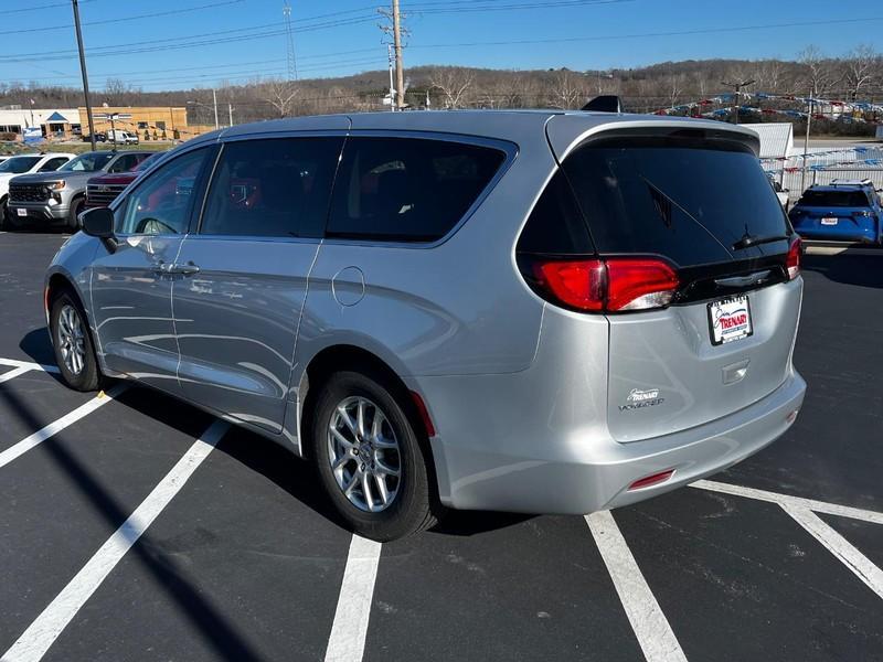 used 2022 Chrysler Voyager car