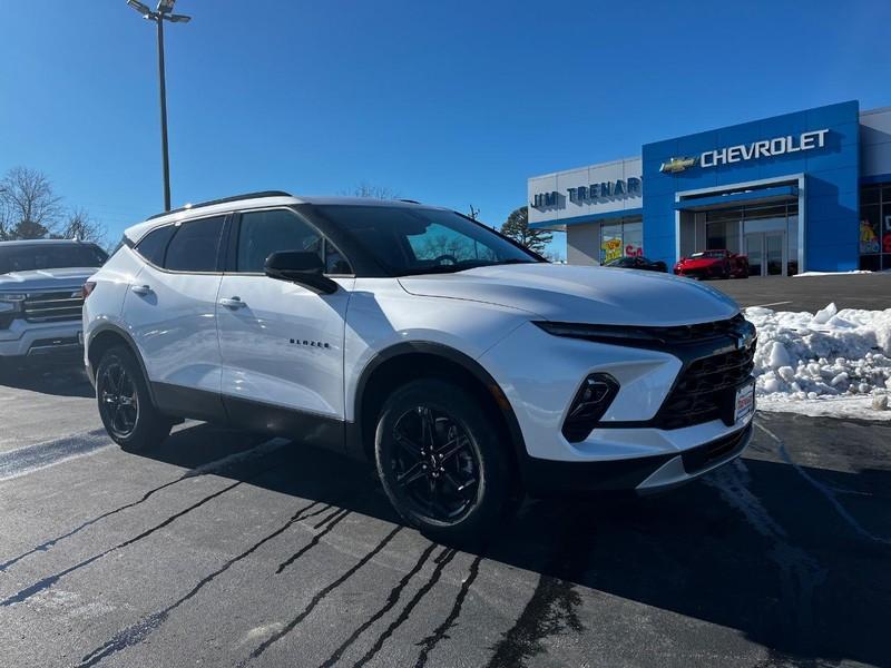 new 2025 Chevrolet Blazer car, priced at $37,585