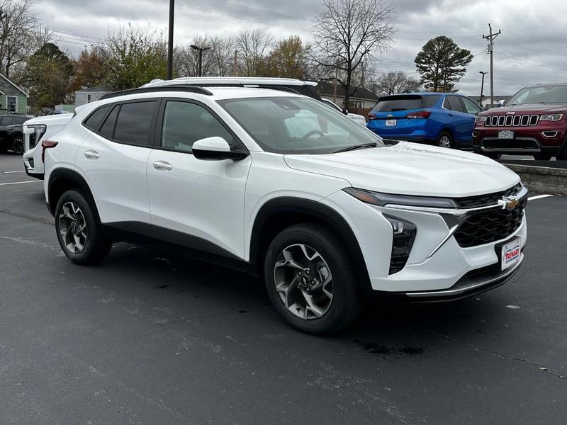 new 2025 Chevrolet Trax car, priced at $24,985