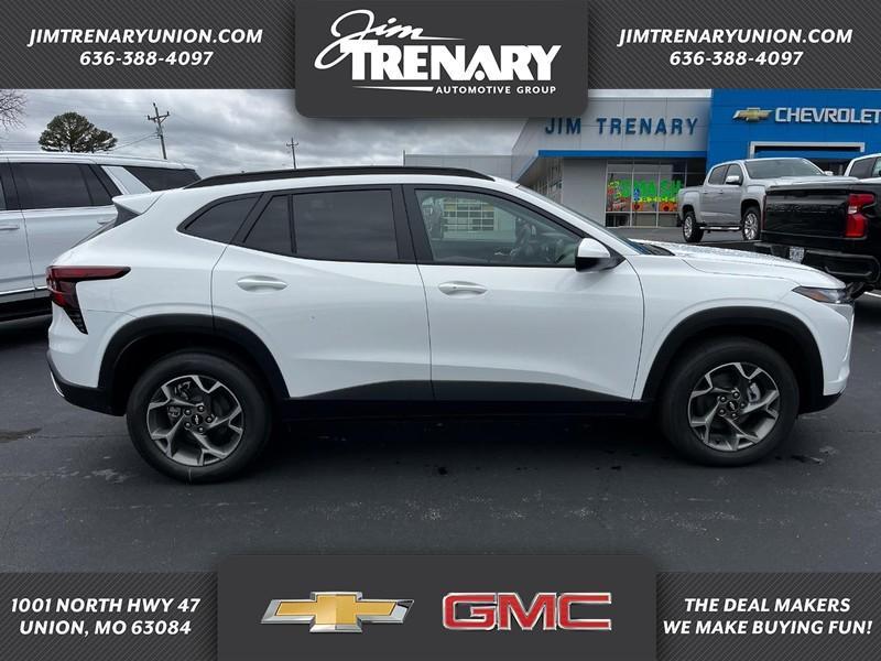 new 2025 Chevrolet Trax car, priced at $24,985