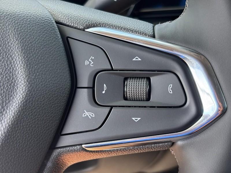 new 2025 Chevrolet Trax car, priced at $25,230