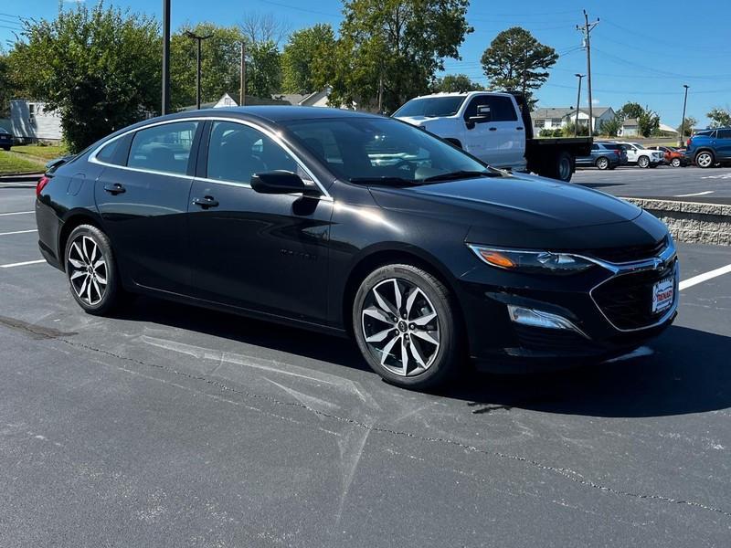 new 2025 Chevrolet Malibu car, priced at $26,055