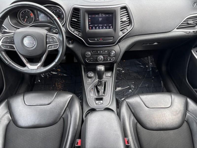 used 2019 Jeep Cherokee car