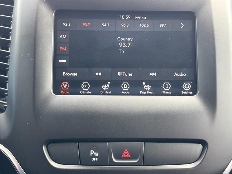 used 2019 Jeep Cherokee car
