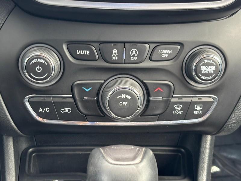 used 2019 Jeep Cherokee car