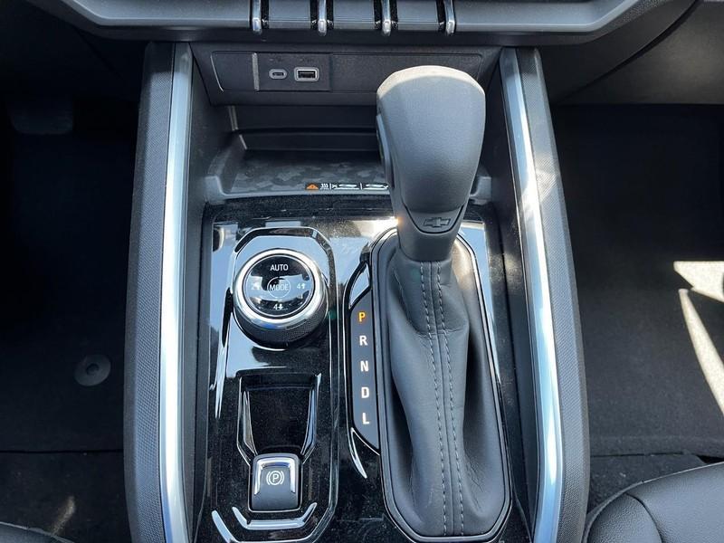new 2025 Chevrolet Colorado car