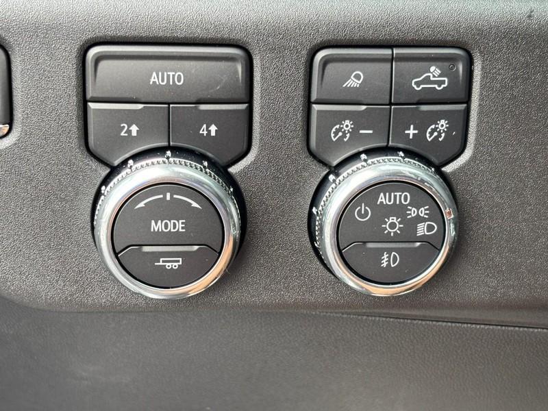 new 2025 GMC Sierra 1500 car, priced at $58,275