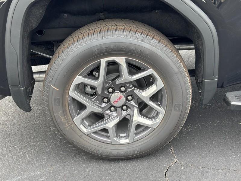 new 2025 GMC Sierra 1500 car, priced at $58,275