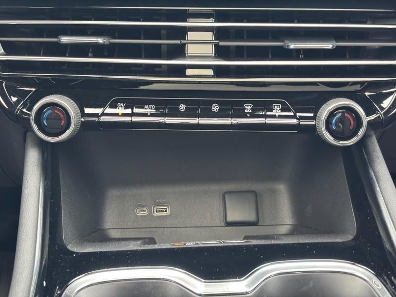 new 2026 Chevrolet Traverse car, priced at $54,170