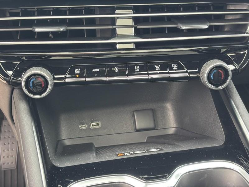 new 2026 Chevrolet Traverse car, priced at $54,170