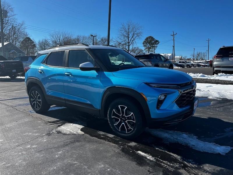 new 2025 Chevrolet TrailBlazer car, priced at $30,137