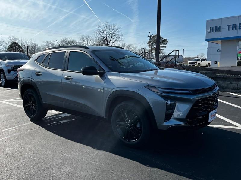 new 2025 Chevrolet Trax car, priced at $25,465