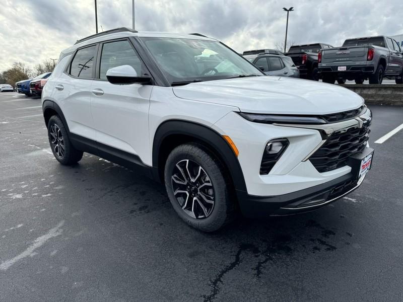 new 2024 Chevrolet TrailBlazer car, priced at $27,140