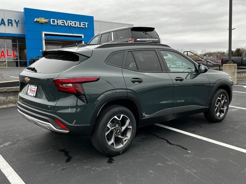 new 2025 Chevrolet Trax car, priced at $23,564