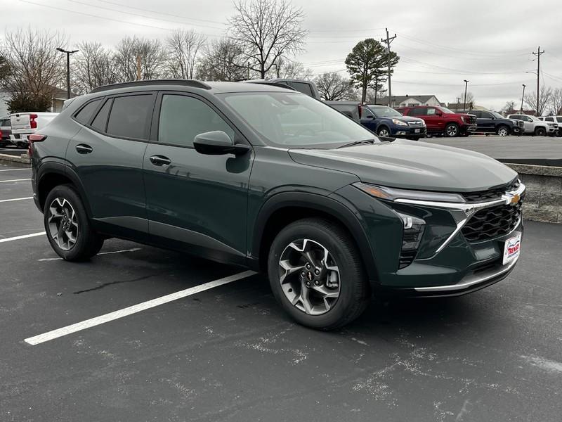 new 2025 Chevrolet Trax car, priced at $23,564