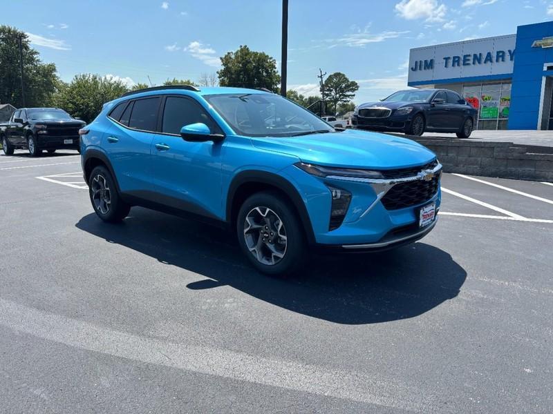 new 2025 Chevrolet Trax car, priced at $24,895