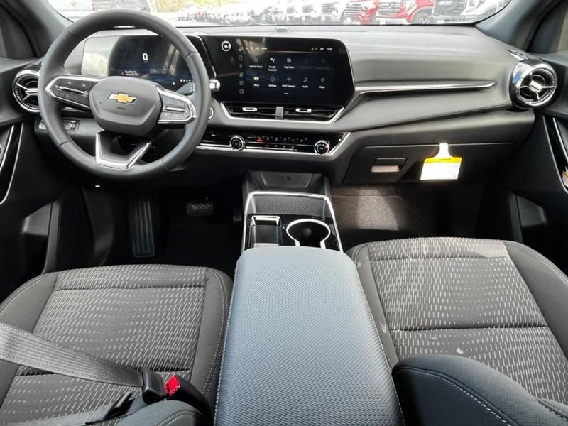 new 2025 Chevrolet Equinox car, priced at $27,596