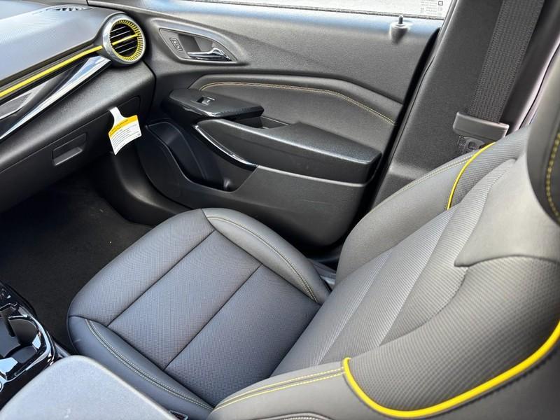 new 2025 Chevrolet Trax car, priced at $25,810