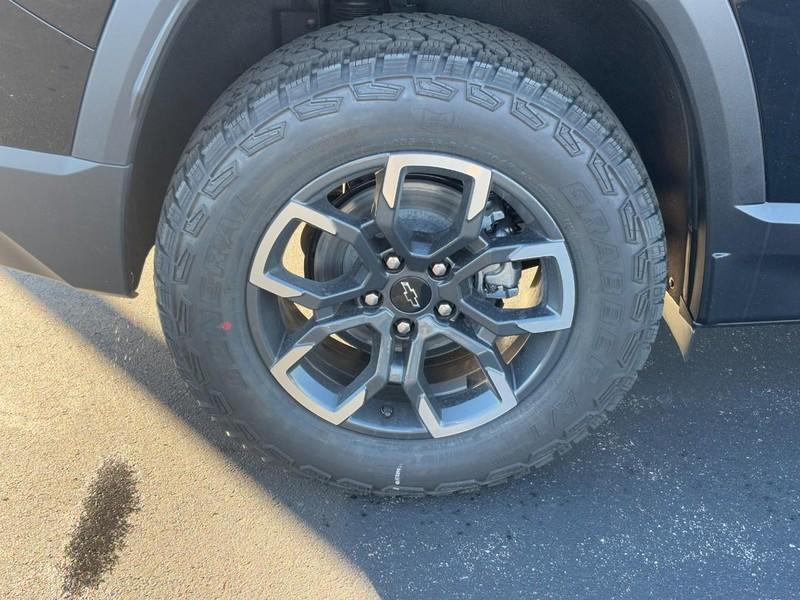 new 2026 Chevrolet Equinox car, priced at $36,895