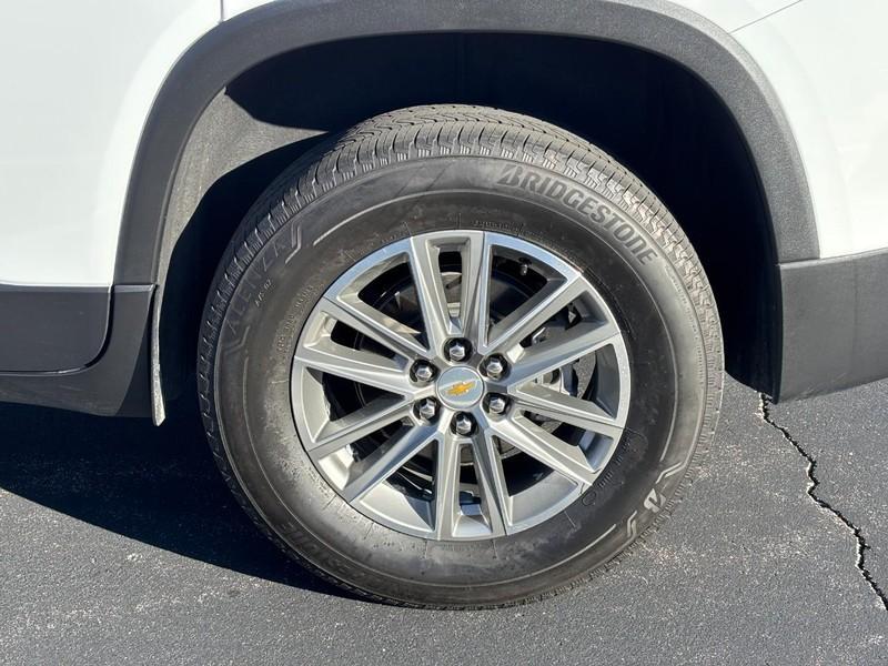 used 2023 Chevrolet Traverse car, priced at $28,920