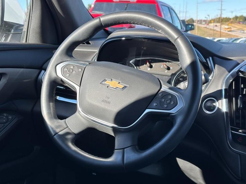 used 2023 Chevrolet Traverse car, priced at $28,920