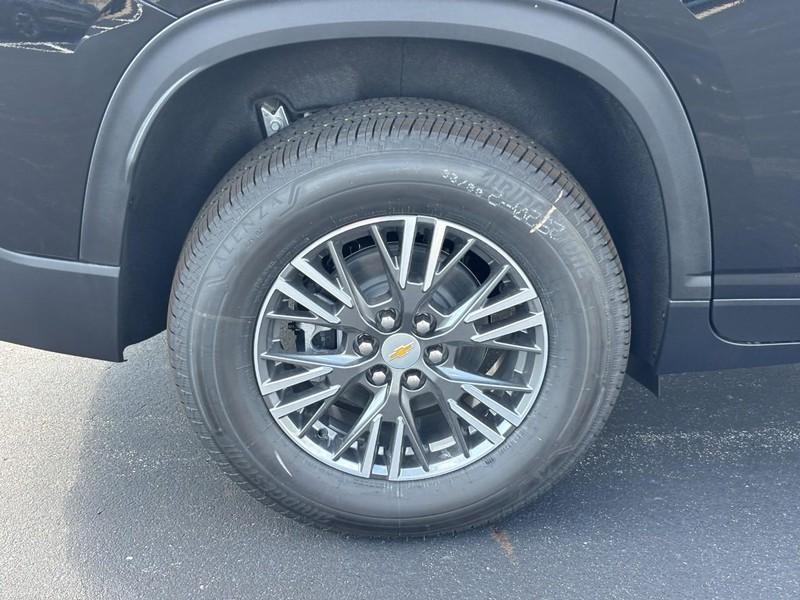 new 2026 Chevrolet Traverse car, priced at $38,945