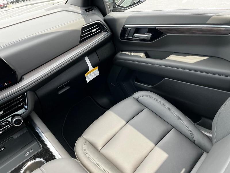 new 2025 Chevrolet Suburban car, priced at $81,169