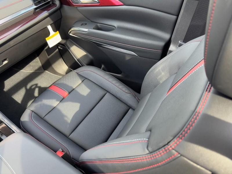 new 2026 Chevrolet Traverse car, priced at $55,895