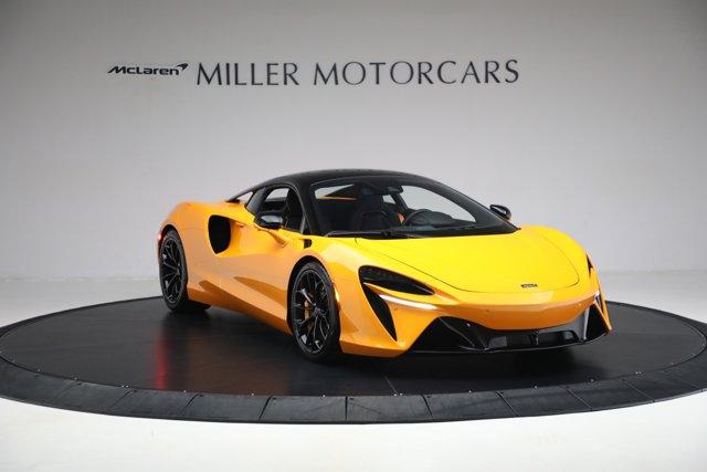 new 2025 McLaren Artura car, priced at $304,698