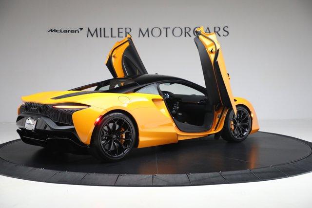 new 2025 McLaren Artura car, priced at $304,698