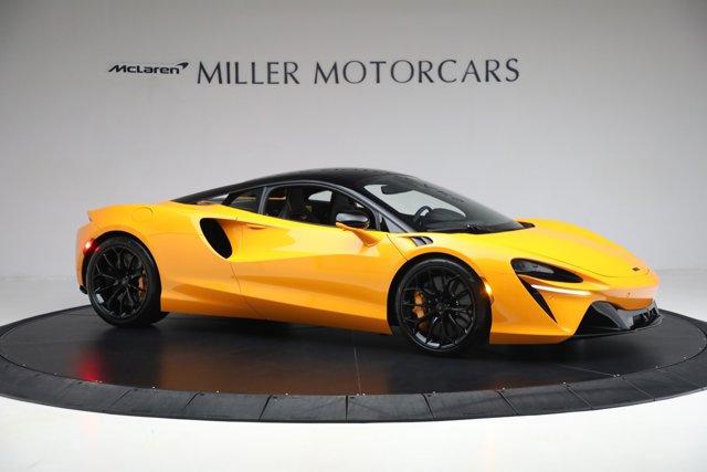 new 2025 McLaren Artura car, priced at $304,698