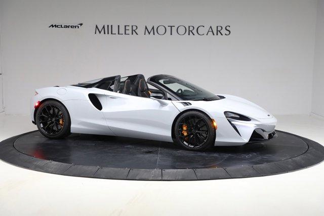 new 2025 McLaren Artura car, priced at $336,318