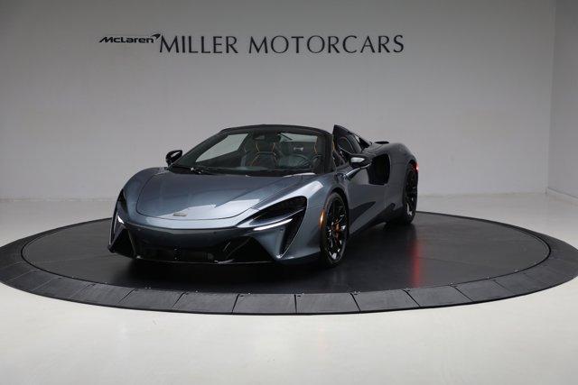 new 2025 McLaren Artura car