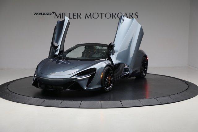 new 2025 McLaren Artura car, priced at $331,708